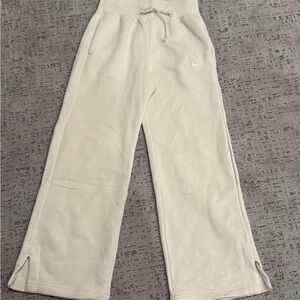 Women’s Nike Cream Sweatpants